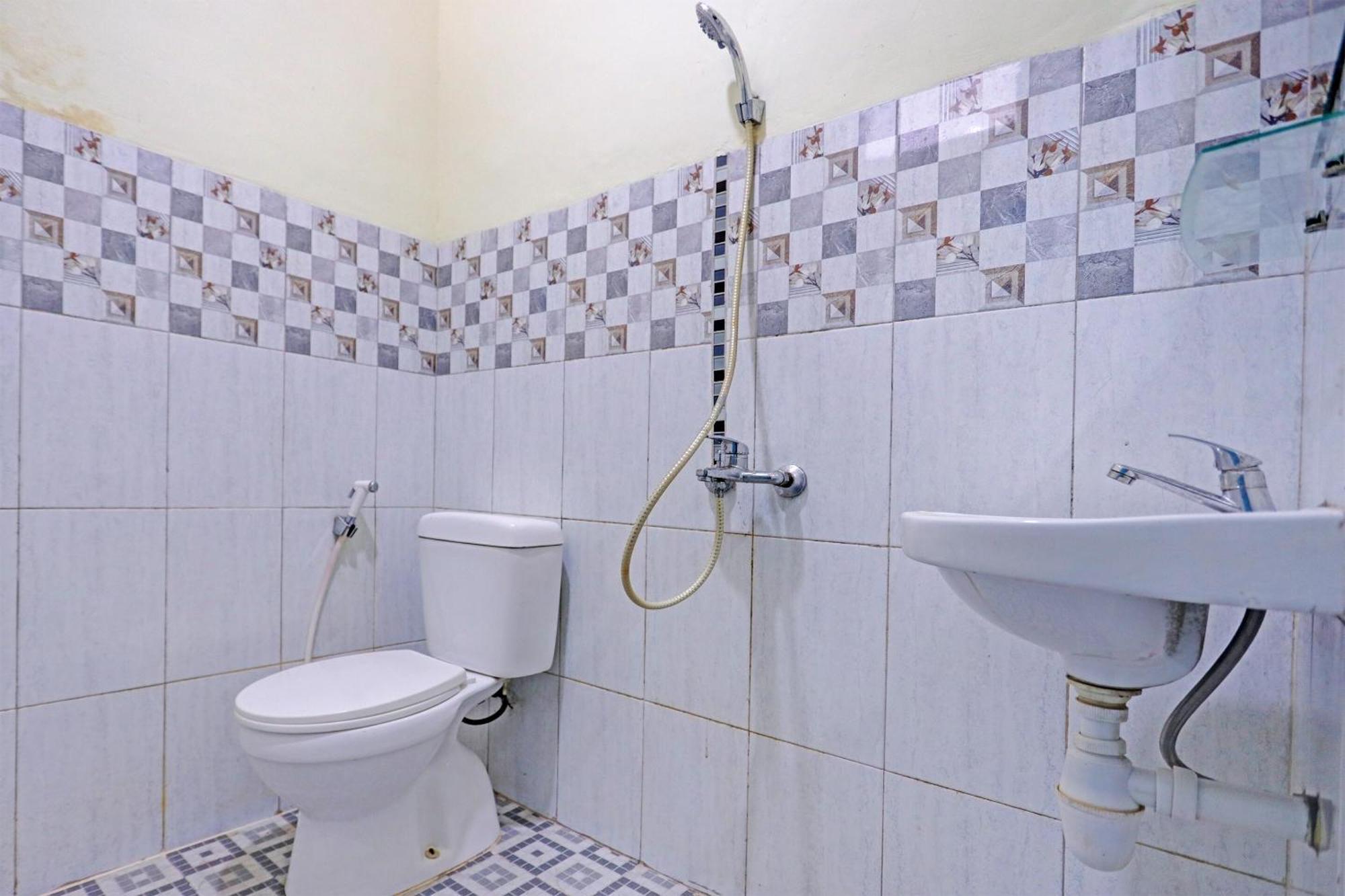 Oyo 92322 Hasan House Syariahnearpelabuhan Feri Harbor Bay 나고야 외부 사진